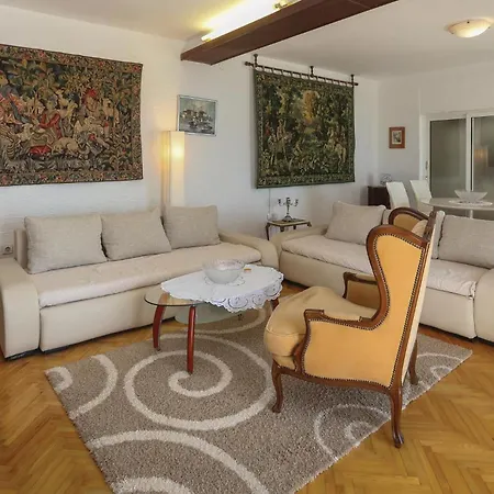 2 Bedroom Stunning In Stanici Apartment *