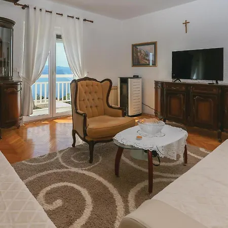 Apartment 2 Bedroom Stunning In Stanici