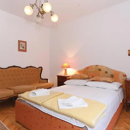 Apartment 2 Bedroom Stunning In Stanici *