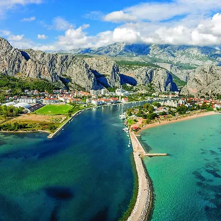 Apartment 2 Bedroom Stunning In Stanici *